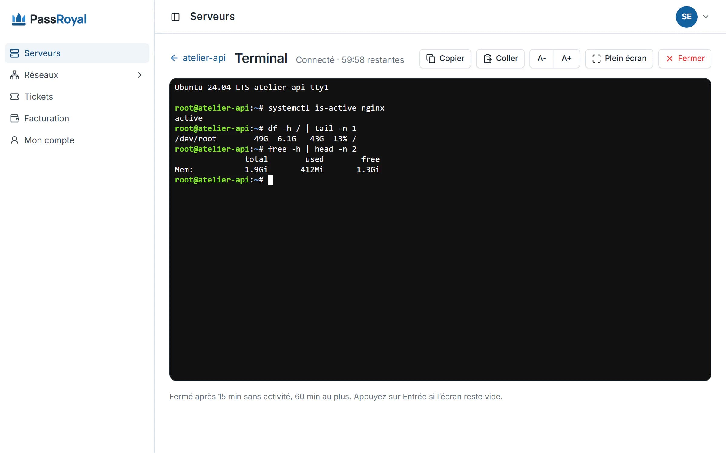 La console d’un serveur Linux PassRoyal, ouverte dans le navigateur.